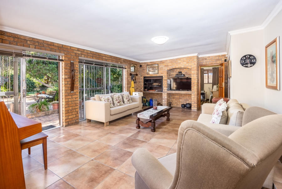 5 Bedroom Property for Sale in Sonstraal Western Cape